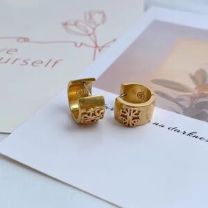 Tory Burch Matte Gold Logo Hoop Huggie Earrings